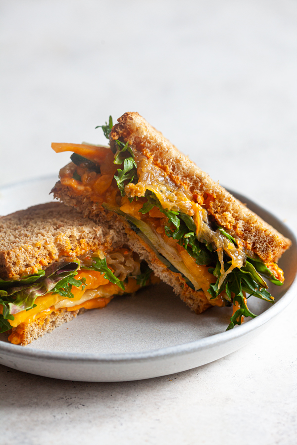 Creamy Sweet Potato & Roasted Red Pepper Spread | by thefullhelping.com