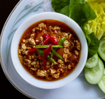 Vegan Nam Prik Ong: Thai Spicy Tomato and Tofu | Recipe by tortellini.co